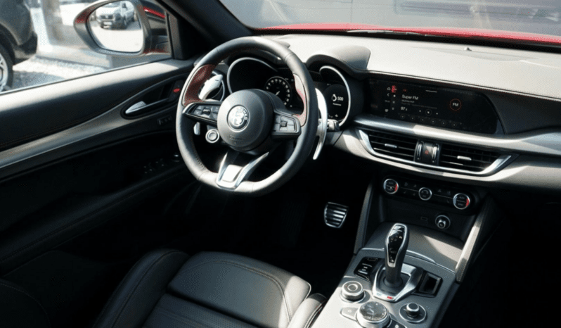 
								Alfa Romeo STELVIO INTENSA 2.0 GME 280 KM AWD AT8 pełne									