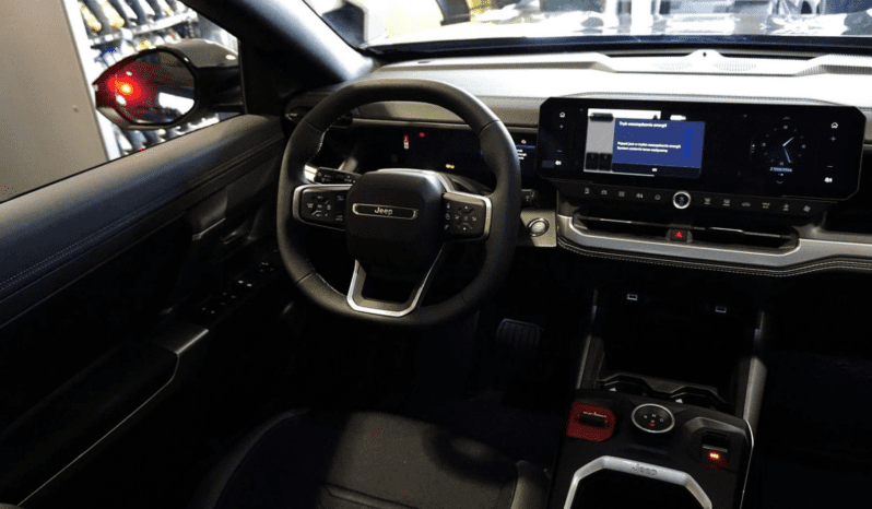 
								JEEP Compass First Edition e-Hybrid 145 KM e-DCT6 FWD pełne									