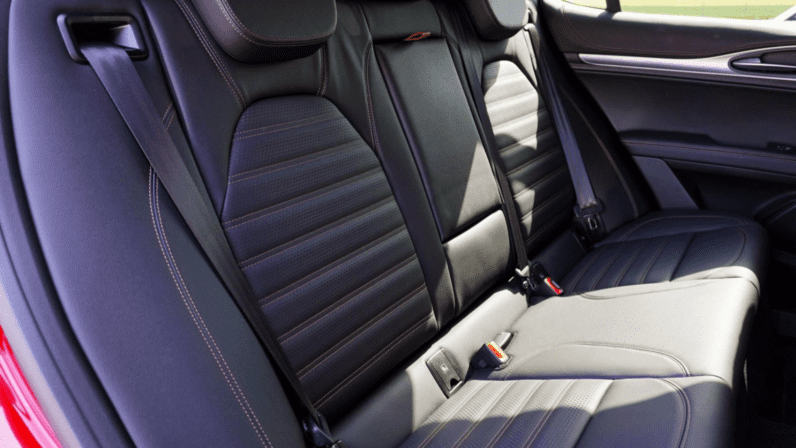 
								Alfa Romeo STELVIO INTENSA 2.0 GME 280 KM AWD AT8 pełne									