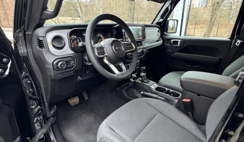 
								Jeep Wrangler Sahara 2.0 Turbo 272 KM 4WD ATX | Model 2025 pełne									